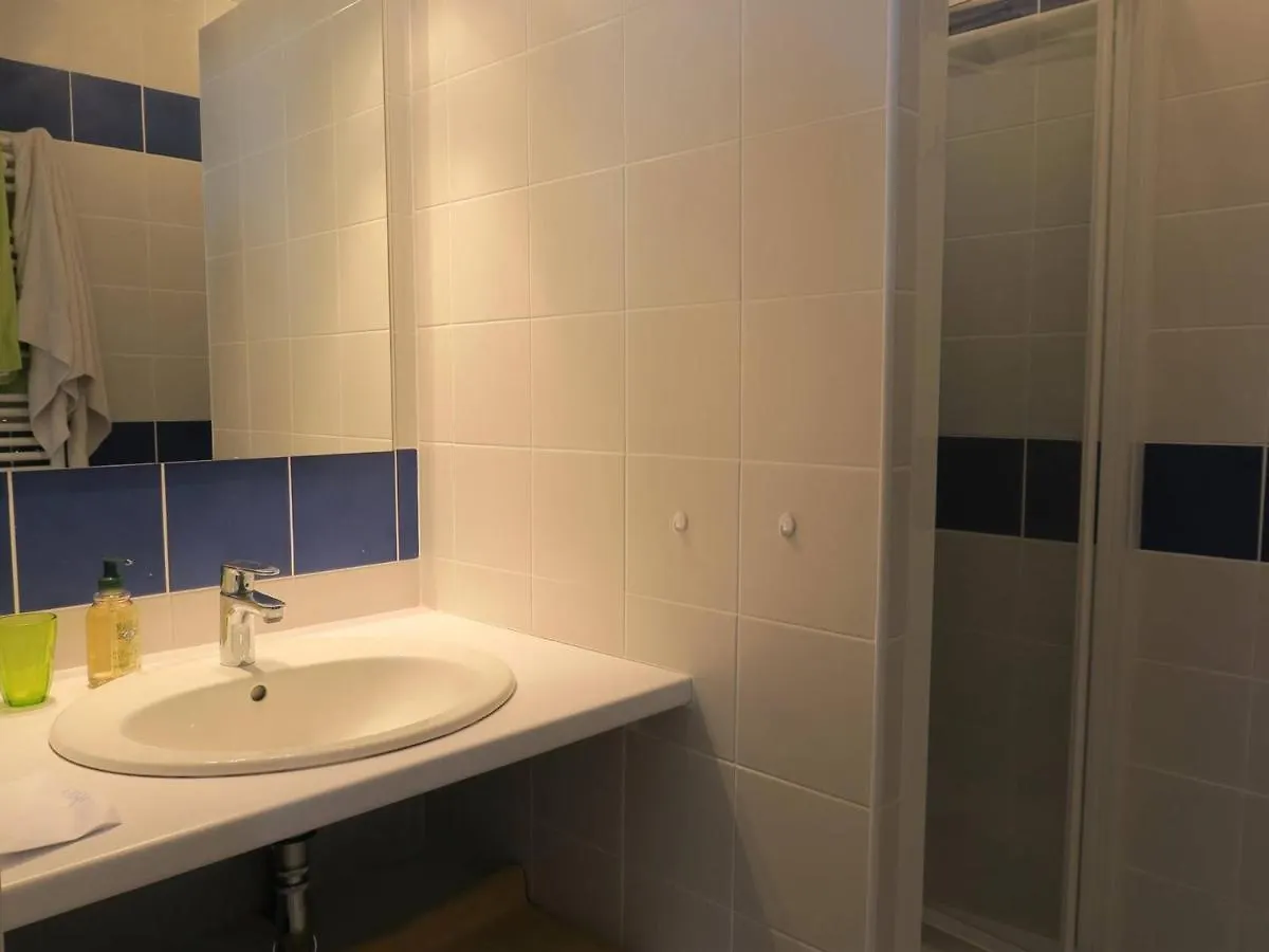 Apartment Appartement 3* Avec Terrasse Et Parking, A 2 Pas De La Plage De Trestraou A Perros-Guirec - Fr-1-368-244
