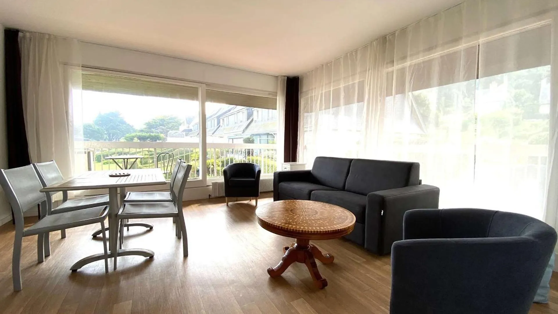 Appartement 3* Avec Terrasse Et Parking, A 2 Pas De La Plage De Trestraou A Perros-Guirec - Fr-1-368-244 France